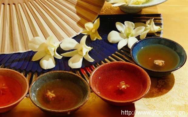 茉莉花茶适合什么季节喝