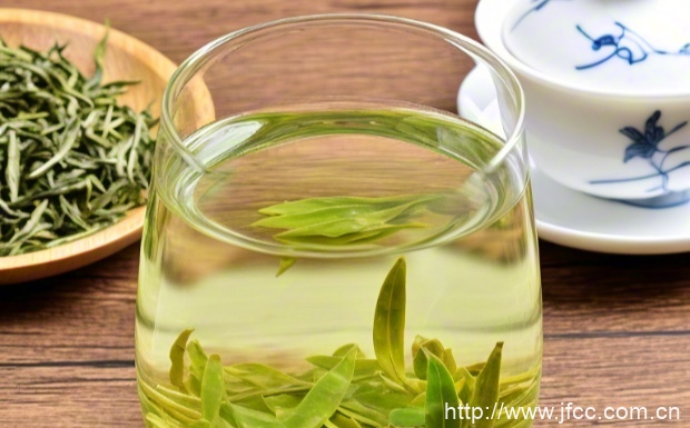 竹叶茶泡水喝的功效